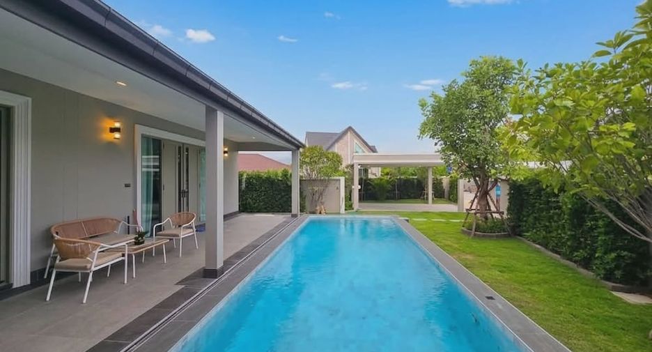 For sale 3 ベッドルーム villa in Bang Lamung, Chonburi