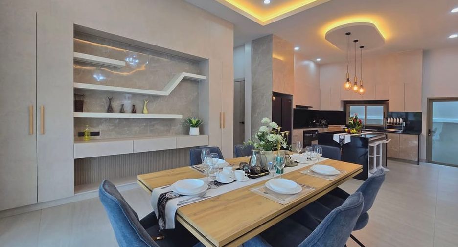 For sale 3 ベッドルーム villa in Bang Lamung, Chonburi