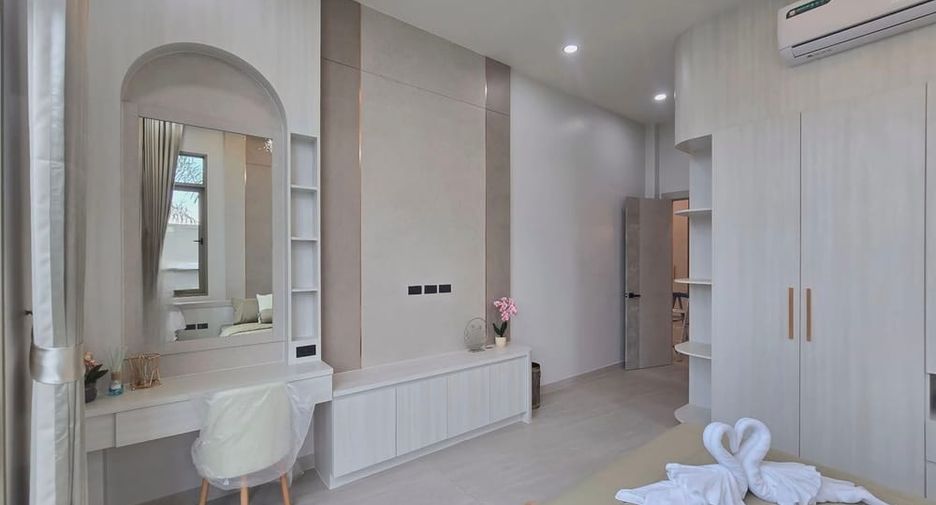 For sale 3 ベッドルーム villa in Bang Lamung, Chonburi