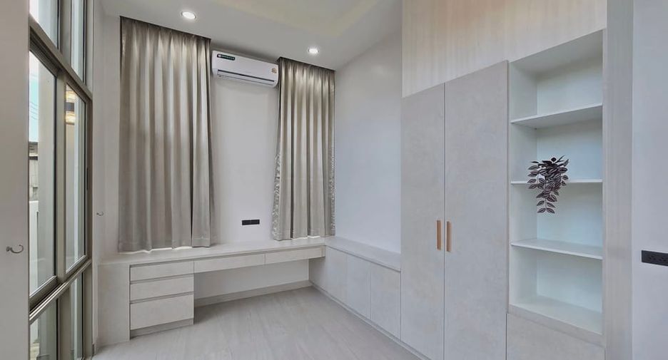 For sale 3 ベッドルーム villa in Bang Lamung, Chonburi
