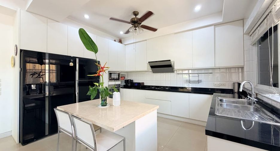 出售 4 卧室 别墅 在 Bang Lamung, Chon Buri