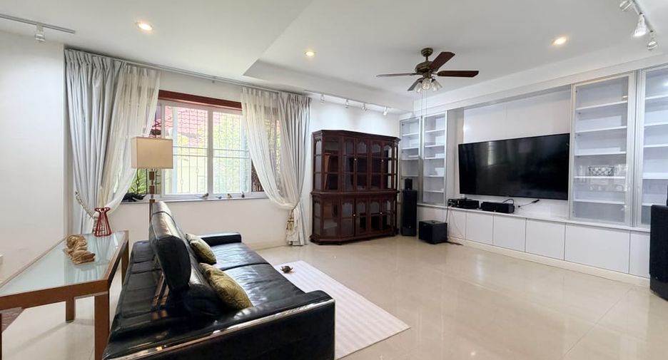 出售 4 卧室 别墅 在 Bang Lamung, Chon Buri