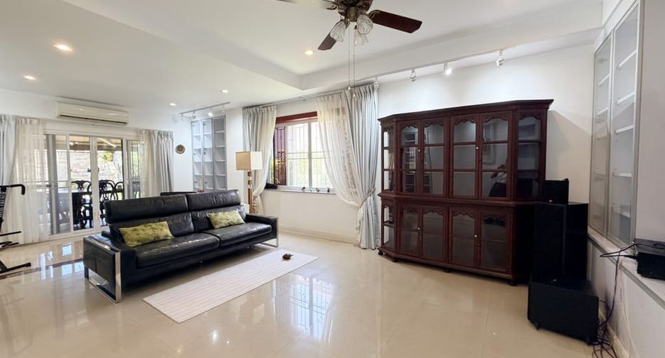 出售 4 卧室 别墅 在 Bang Lamung, Chon Buri