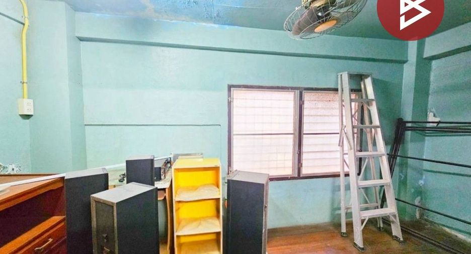 Gewerbefläche zum Kauf mit 3 Zimmer in Bang Kho Laem, Bangkok