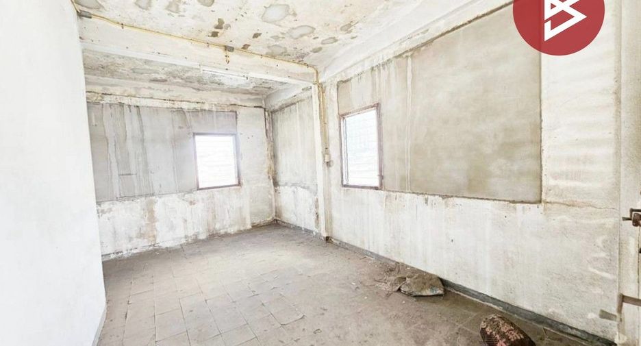 Gewerbefläche zum Kauf mit 3 Zimmer in Bang Kho Laem, Bangkok