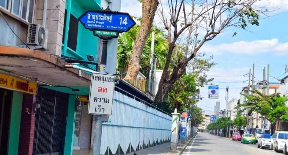 Gewerbefläche zum Kauf mit 3 Zimmer in Bang Kho Laem, Bangkok