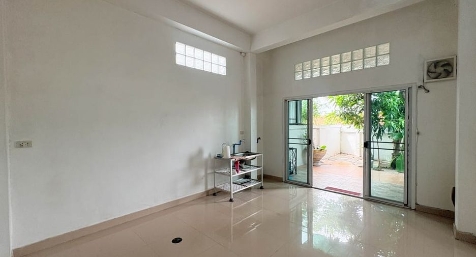 出租 3 卧室 商业空间 在 Bang Lamung, Chon Buri