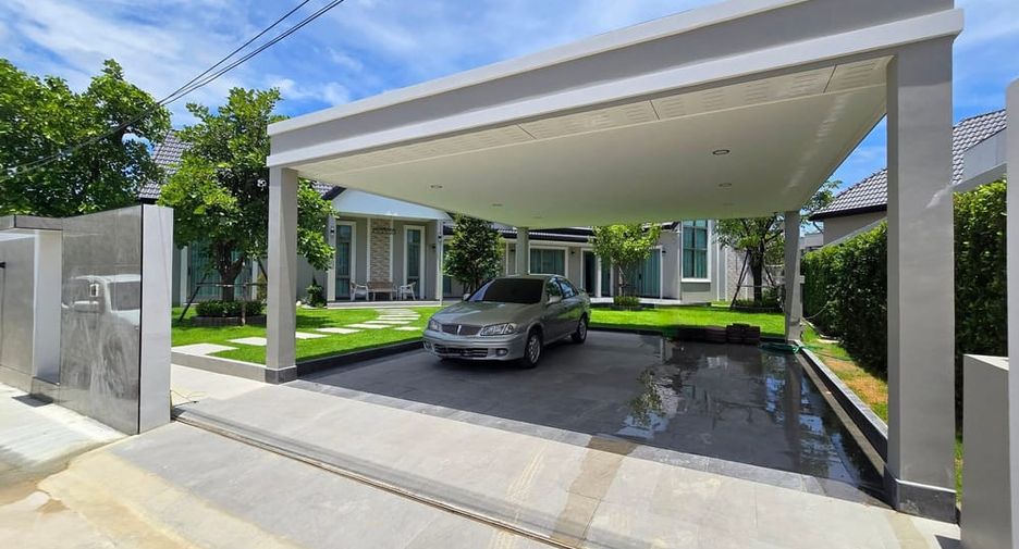 For sale 4 ベッドルーム villa in Bang Lamung, Chonburi