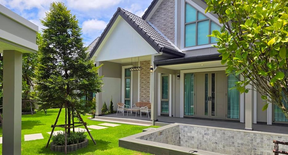 For sale 4 ベッドルーム villa in Bang Lamung, Chonburi