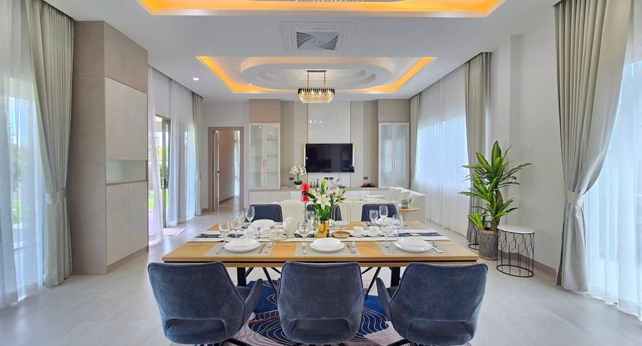 For sale 4 ベッドルーム villa in Bang Lamung, Chonburi