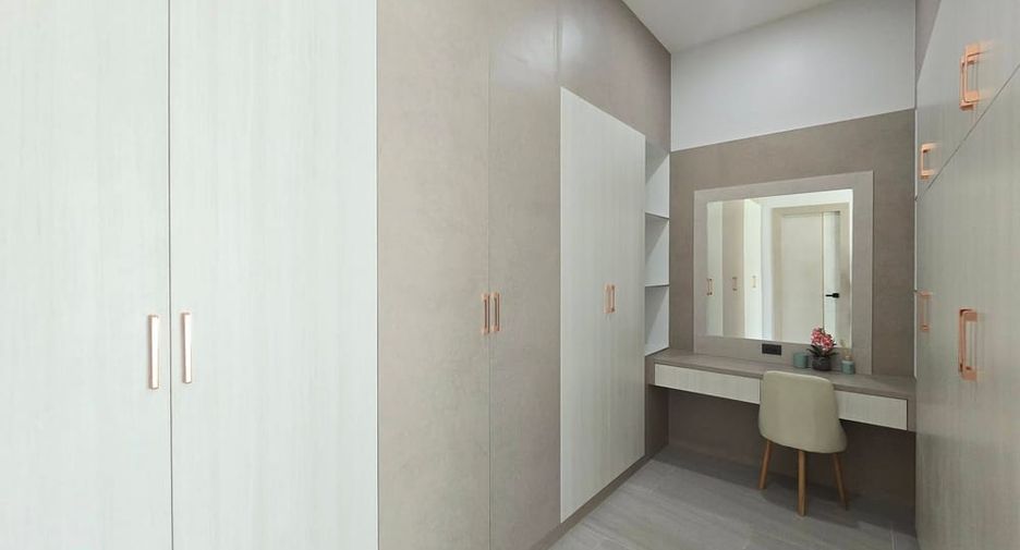For sale 4 ベッドルーム villa in Bang Lamung, Chonburi