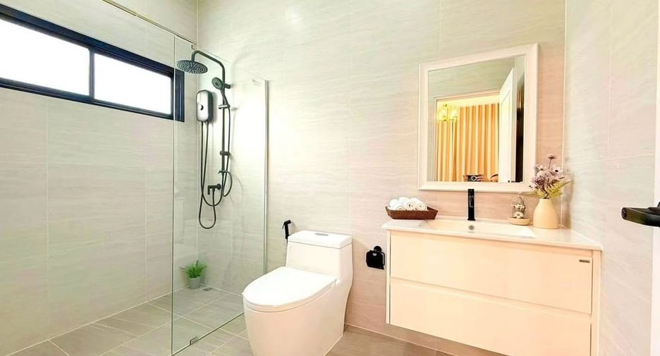 Villa zum Kauf mit 3 Zimmer in Bang Lamung, Chonburi