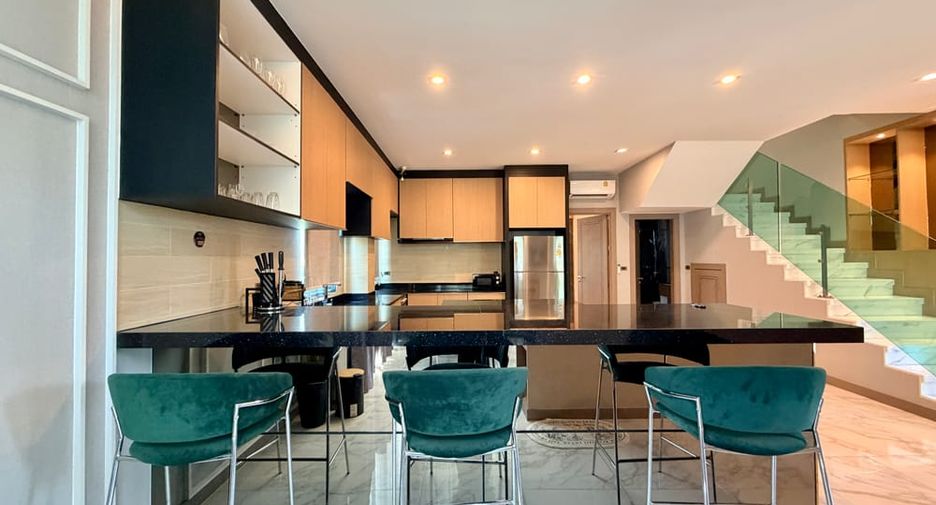 For rent and for sale 4 bedrooms villa in Huay Yai, Pattaya