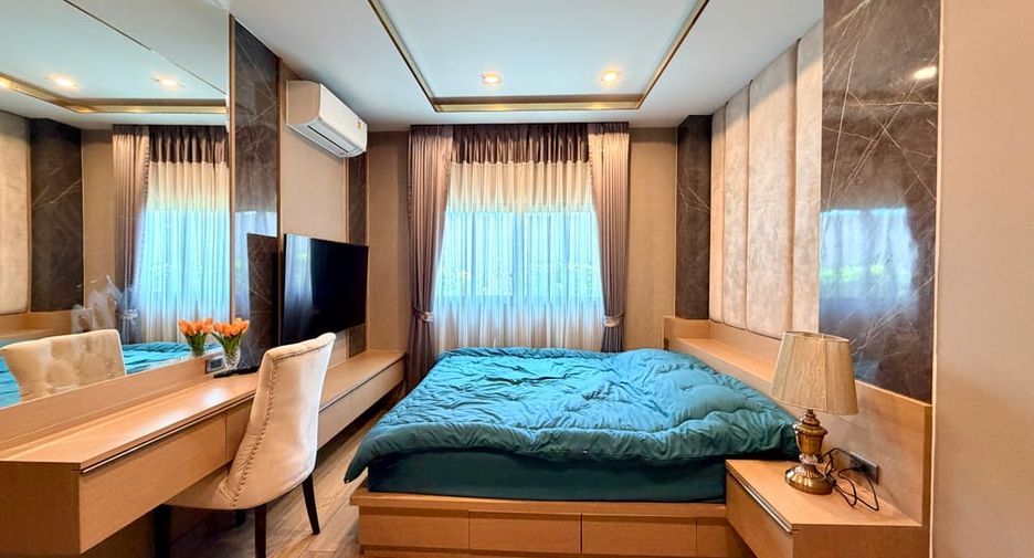 For rent and for sale 4 bedrooms villa in Huay Yai, Pattaya