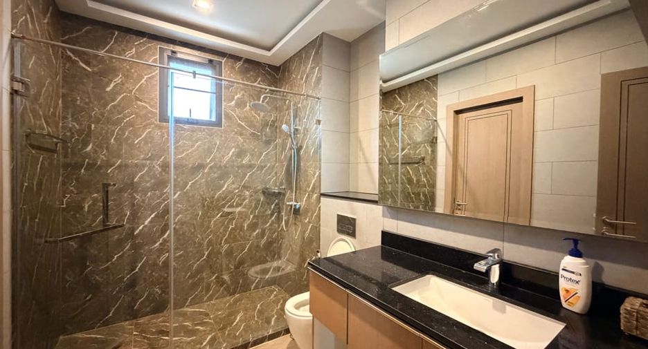 For rent and for sale 4 bedrooms villa in Huay Yai, Pattaya