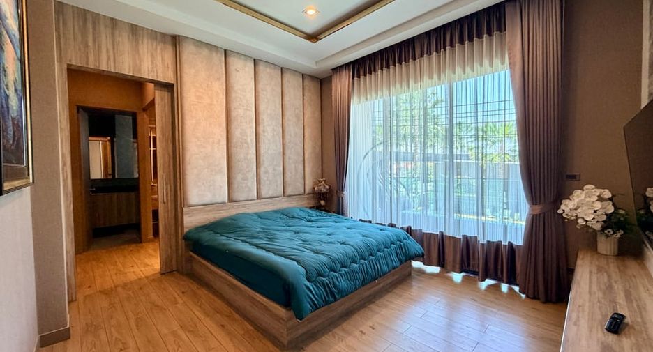 For rent and for sale 4 bedrooms villa in Huay Yai, Pattaya