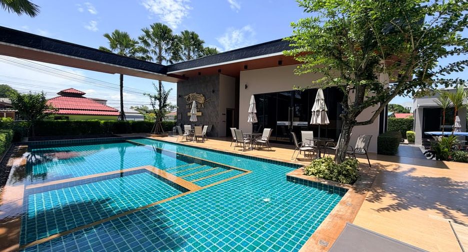 For rent and for sale 4 bedrooms villa in Huay Yai, Pattaya