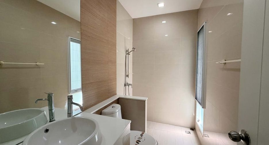 For rent 3 ベッドルーム house in Bang Lamung, Chonburi
