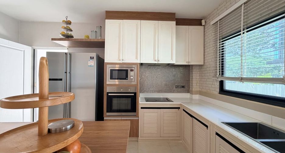 For rent 3 ベッドルーム villa in Bang Lamung, Chonburi