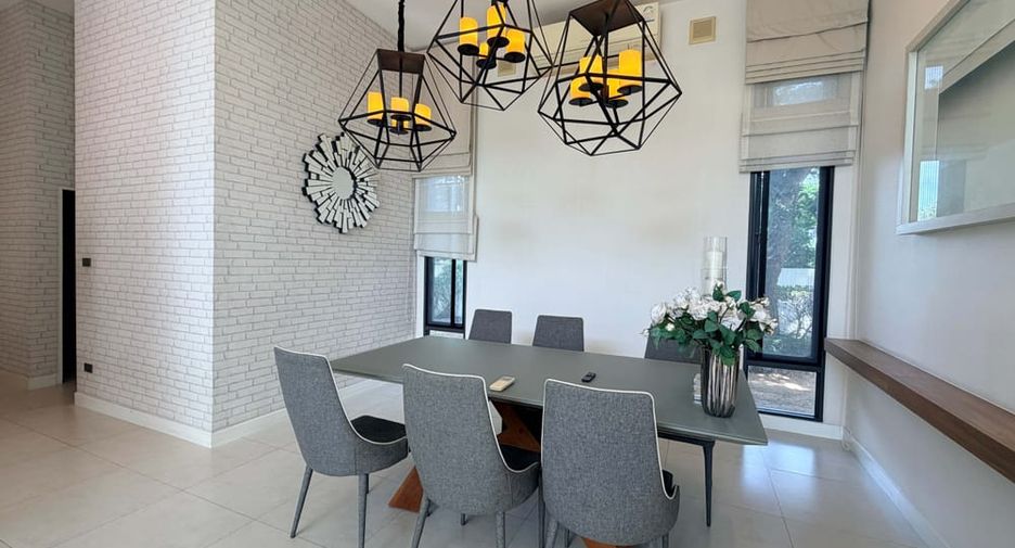 For rent 3 ベッドルーム villa in Bang Lamung, Chonburi