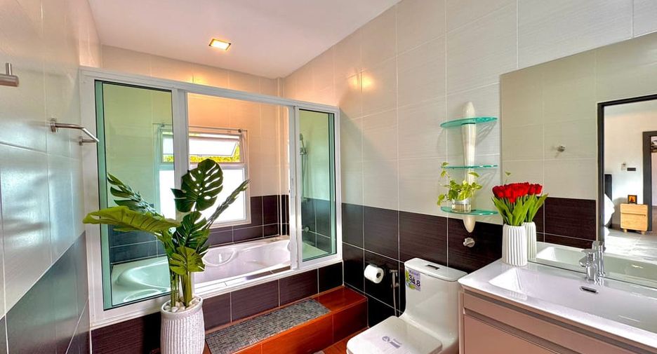 For sale 3 ベッドルーム villa in Huay Yai, Pattaya