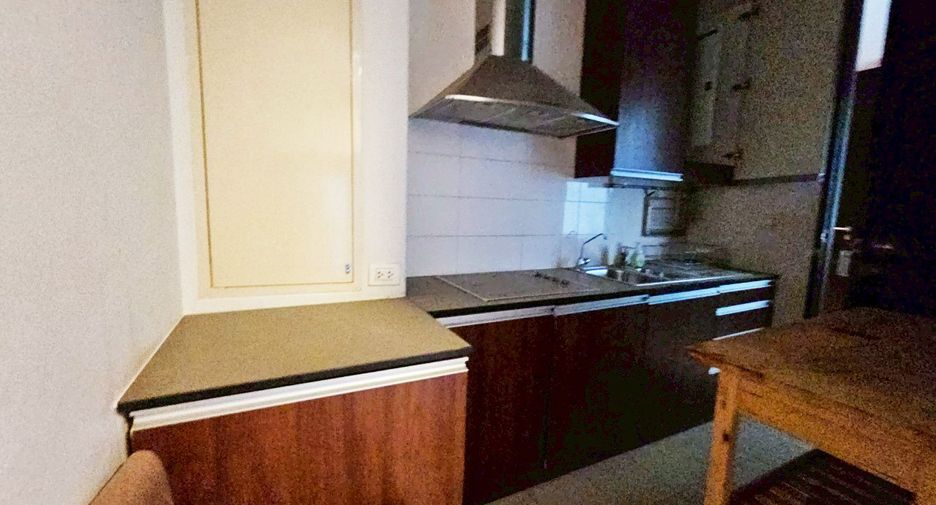 Condo en venta de 3 habitaciones en Khlong Toei, Bangkok