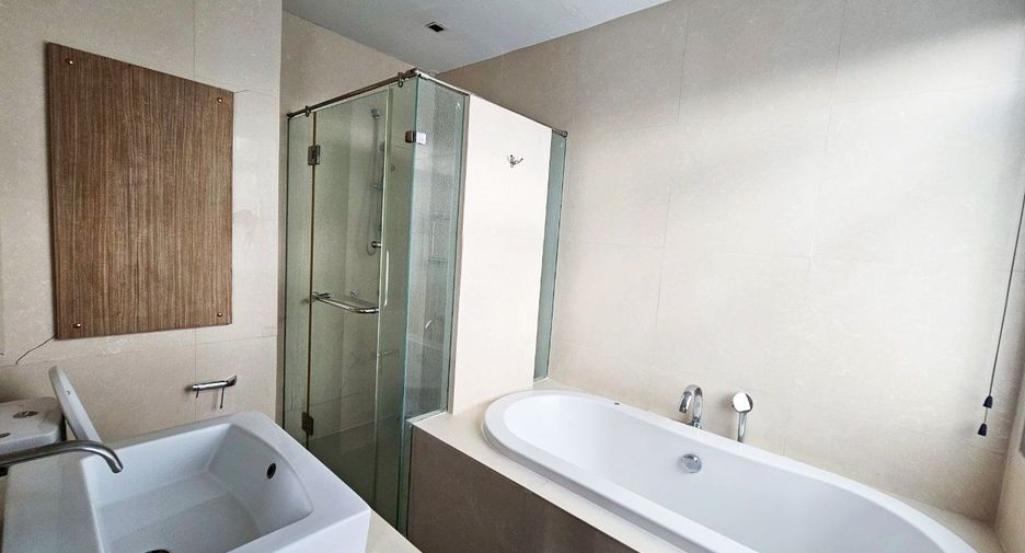 Condo en venta de 3 habitaciones en Khlong Toei, Bangkok