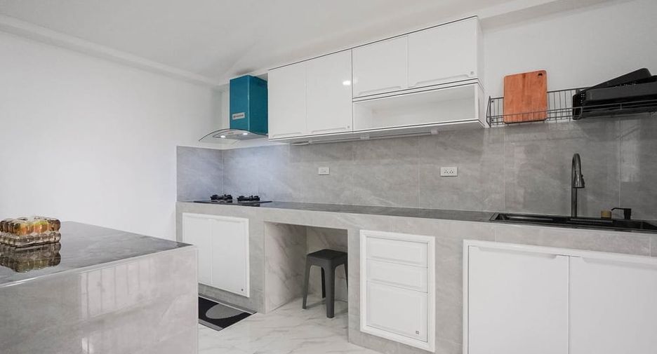 For sale 4 ベッドルーム house in Bang Lamung, Chonburi