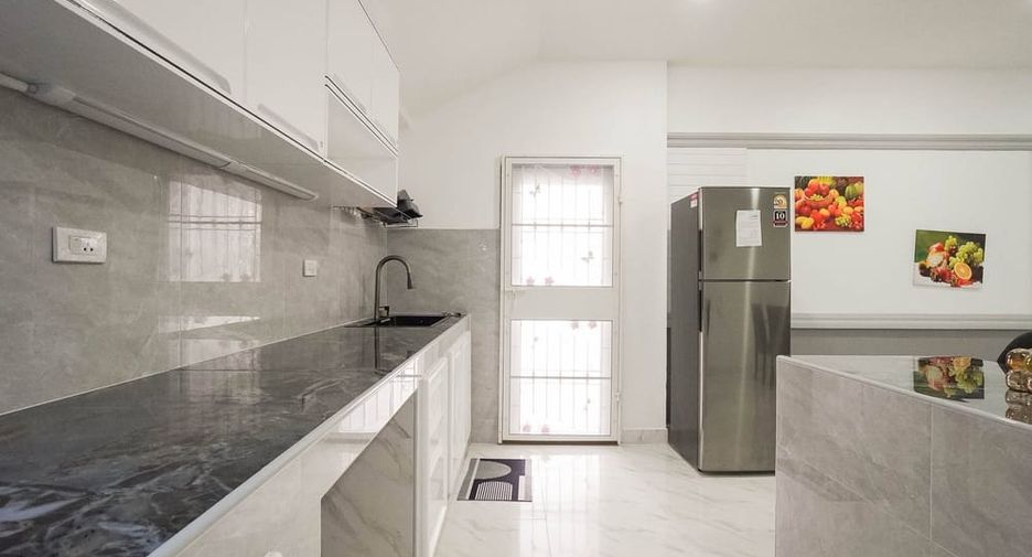 For sale 4 ベッドルーム house in Bang Lamung, Chonburi