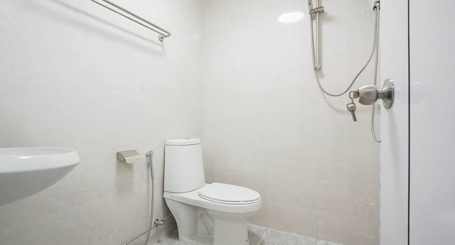 For sale 4 ベッドルーム house in Bang Lamung, Chonburi