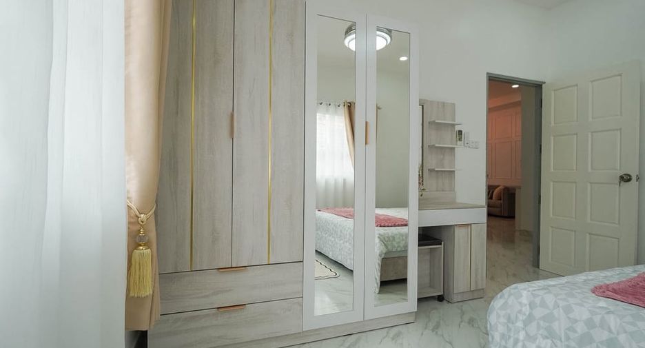 For sale 4 ベッドルーム house in Bang Lamung, Chonburi