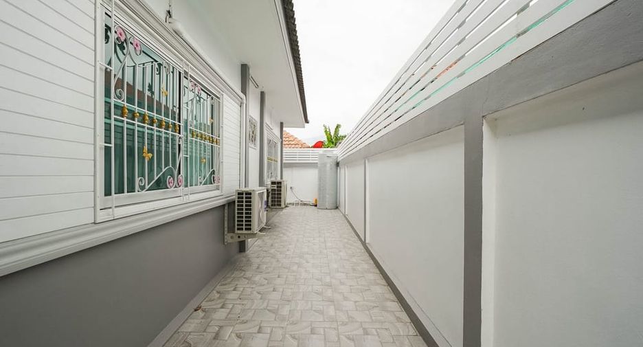 For sale 4 ベッドルーム house in Bang Lamung, Chonburi