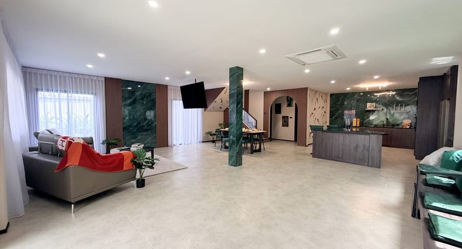 Villa zum Kauf mit 5 Zimmer in Bang Lamung, Chonburi