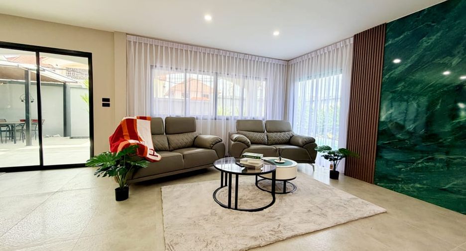 Villa zum Kauf mit 5 Zimmer in Bang Lamung, Chonburi