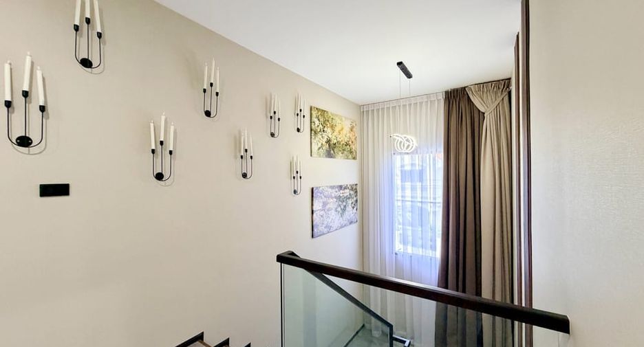 Villa zum Kauf mit 5 Zimmer in Bang Lamung, Chonburi