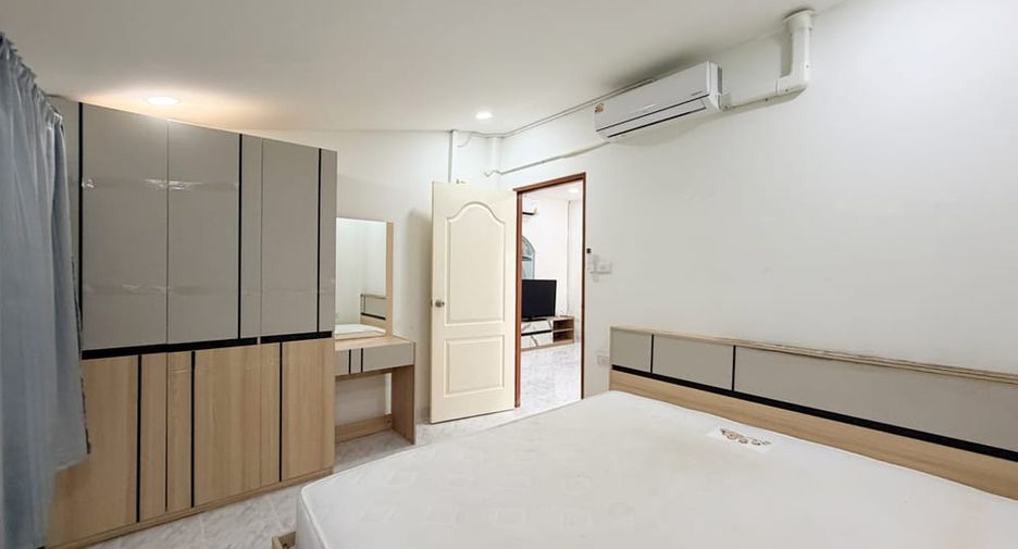 À louer 5 chambres maison à Bang Lamung, Chonburi