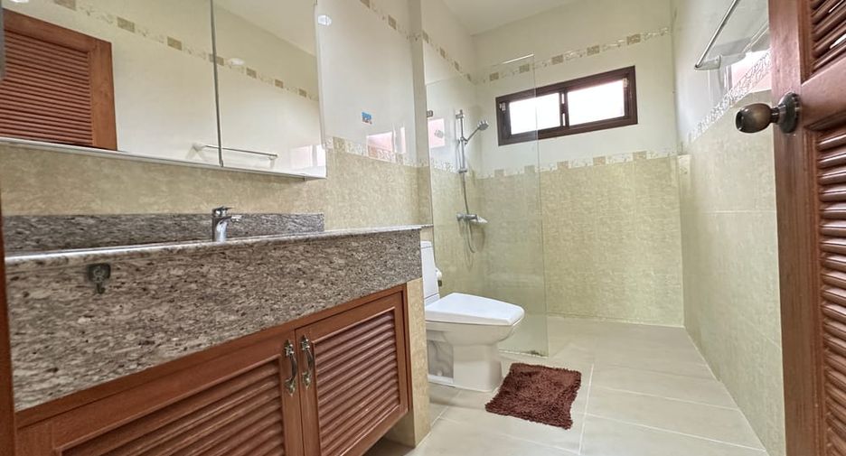 For sale 3 bedrooms house in Huay Yai, Pattaya