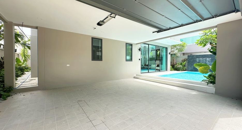 For sale 5 bedrooms villa in Bang Lamung, Chonburi