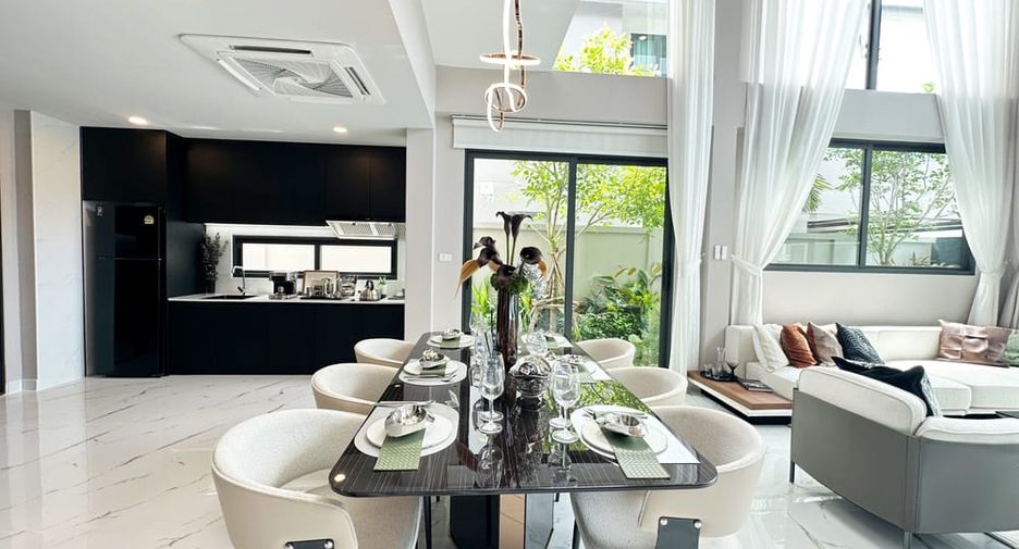 For sale 5 bedrooms villa in Bang Lamung, Chonburi