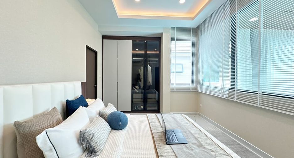For sale 5 bedrooms villa in Bang Lamung, Chonburi