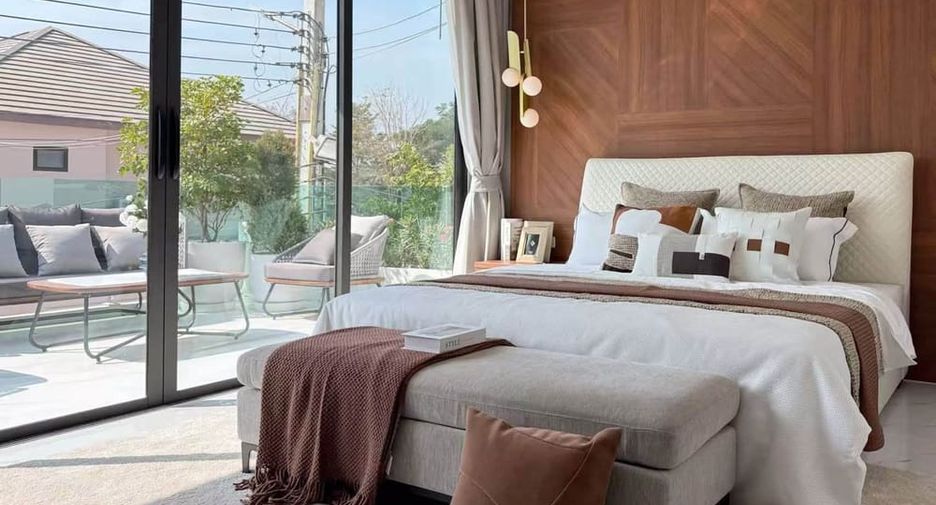 For sale 5 bedrooms villa in Bang Lamung, Chonburi