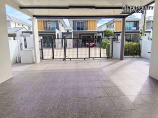Casa en alquiler y en venta de 3 habitaciones en Bang Lamung, Chonburi