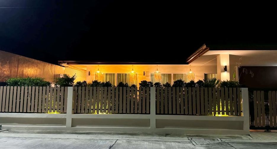 For rent and for sale 3 bedrooms villa in Huay Yai, Pattaya