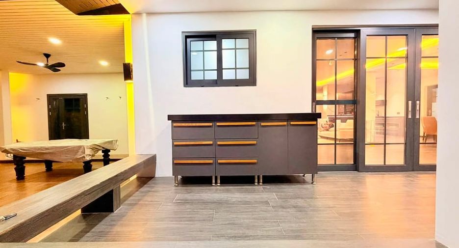 Villa zur Miete mit 5 Zimmer in Bang Lamung, Chonburi