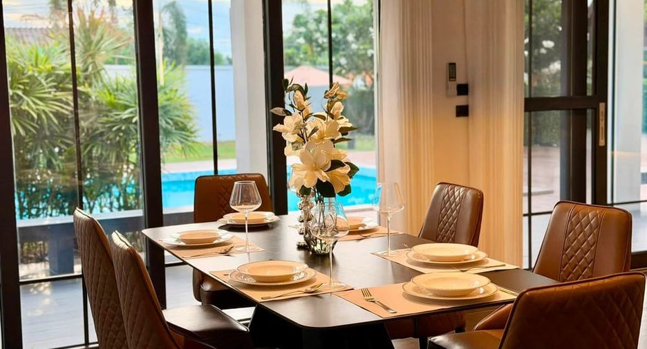 Villa zur Miete mit 5 Zimmer in Bang Lamung, Chonburi