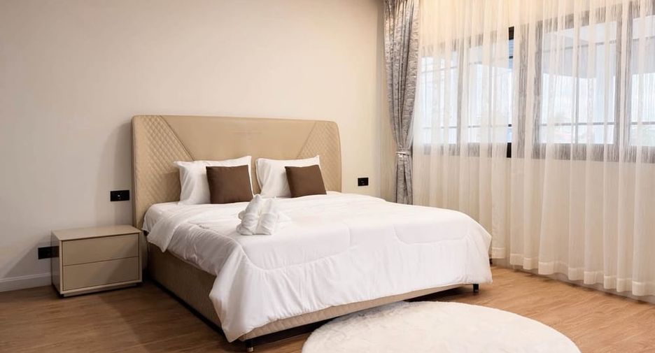 Villa zur Miete mit 5 Zimmer in Bang Lamung, Chonburi