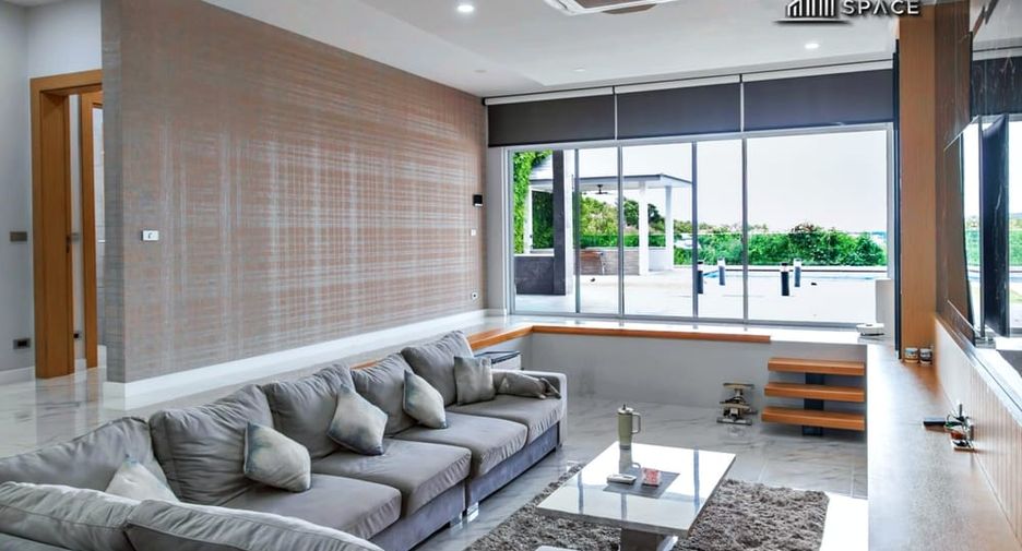 For sale 4 bedrooms villa in Bang Lamung, Chonburi