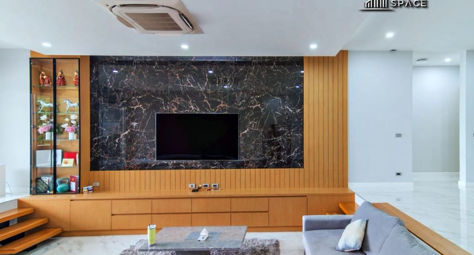 For sale 4 bedrooms villa in Bang Lamung, Chonburi