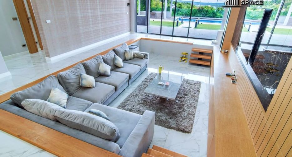 For sale 4 bedrooms villa in Bang Lamung, Chonburi