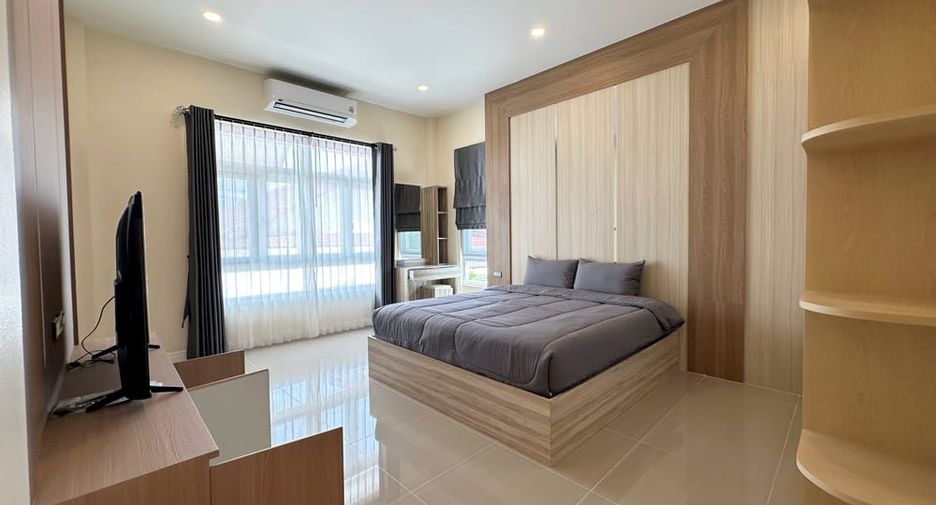 For rent 3 bedrooms villa in Bang Lamung, Chonburi